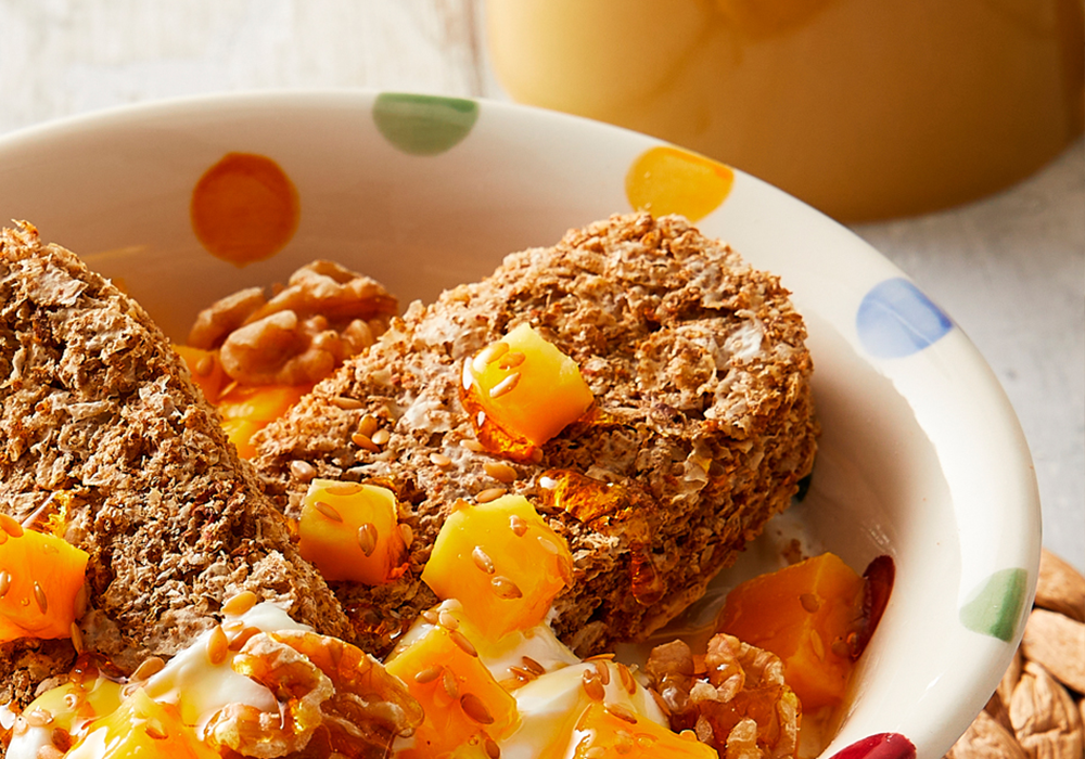 Mango- ja pähkinäkulho